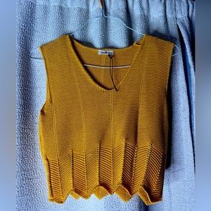 Sleeveless Crop Sweater
